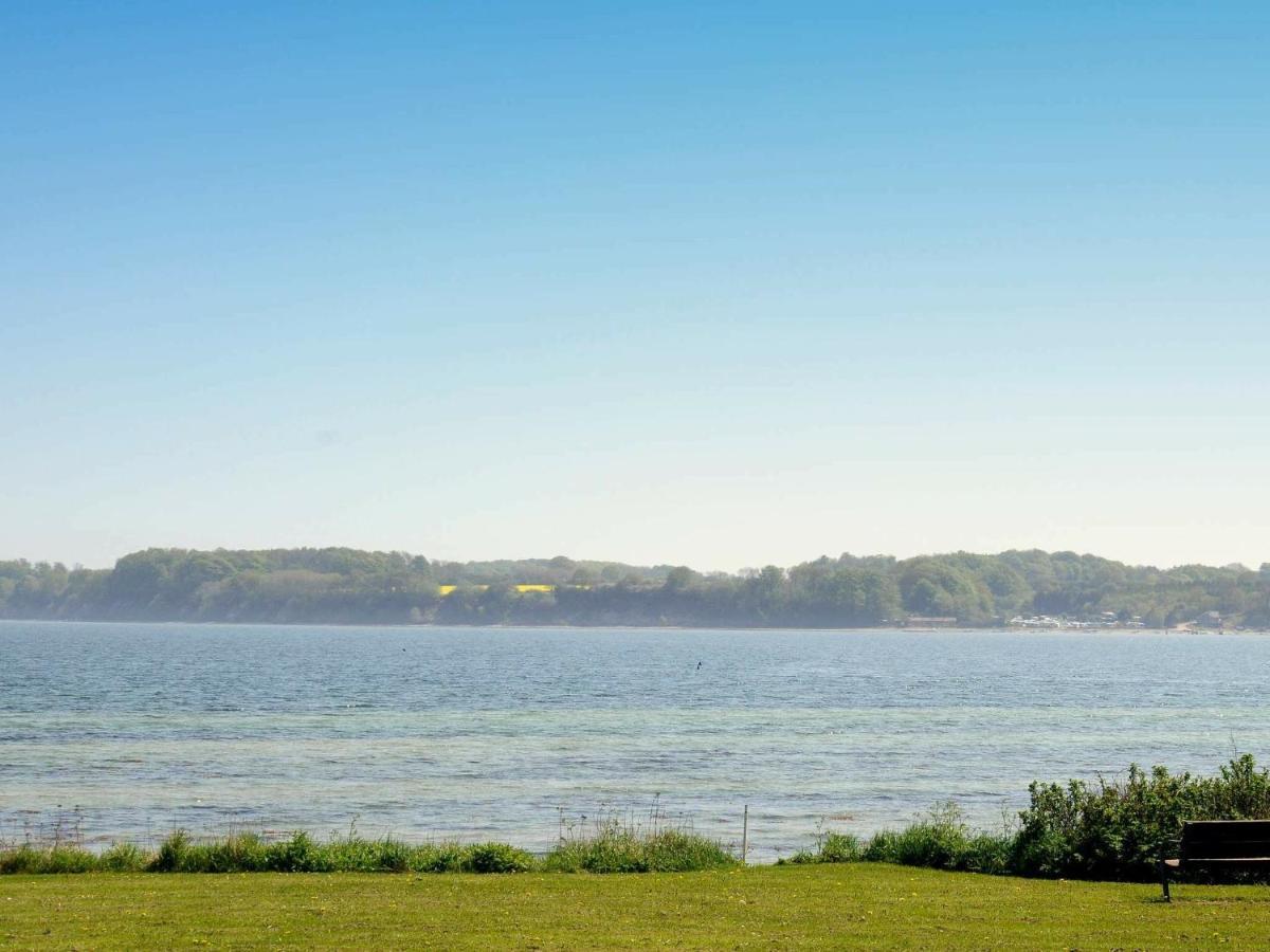 6 Person Holiday Home In Hejls Eksteriør billede
